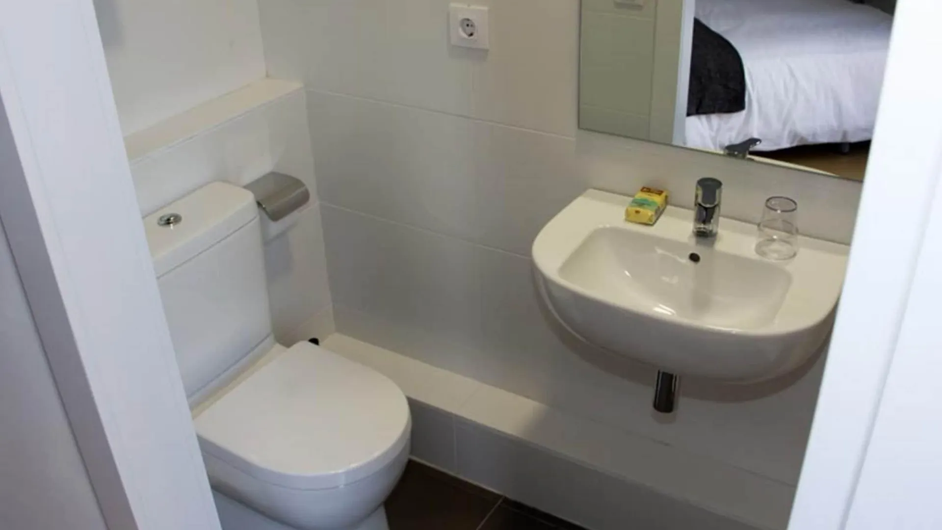 ** Guest house Hostalin Barcelona Diputacion Spain