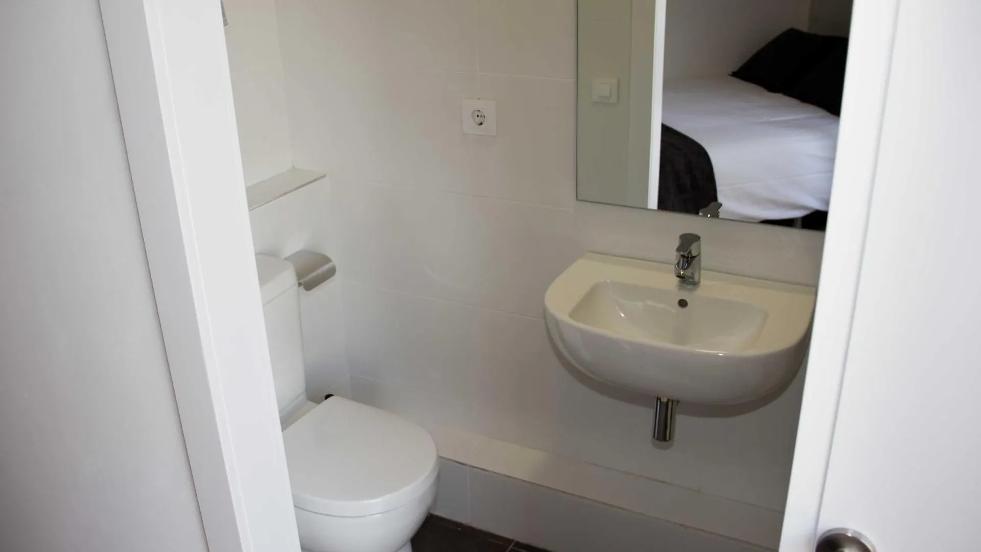 Hostalin Barcelona Diputacion Guest house
